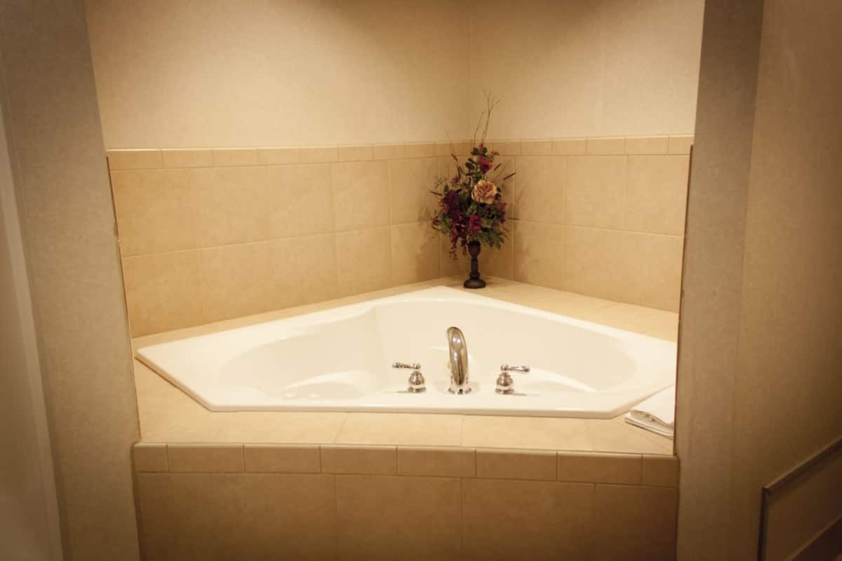 jetted bathtub