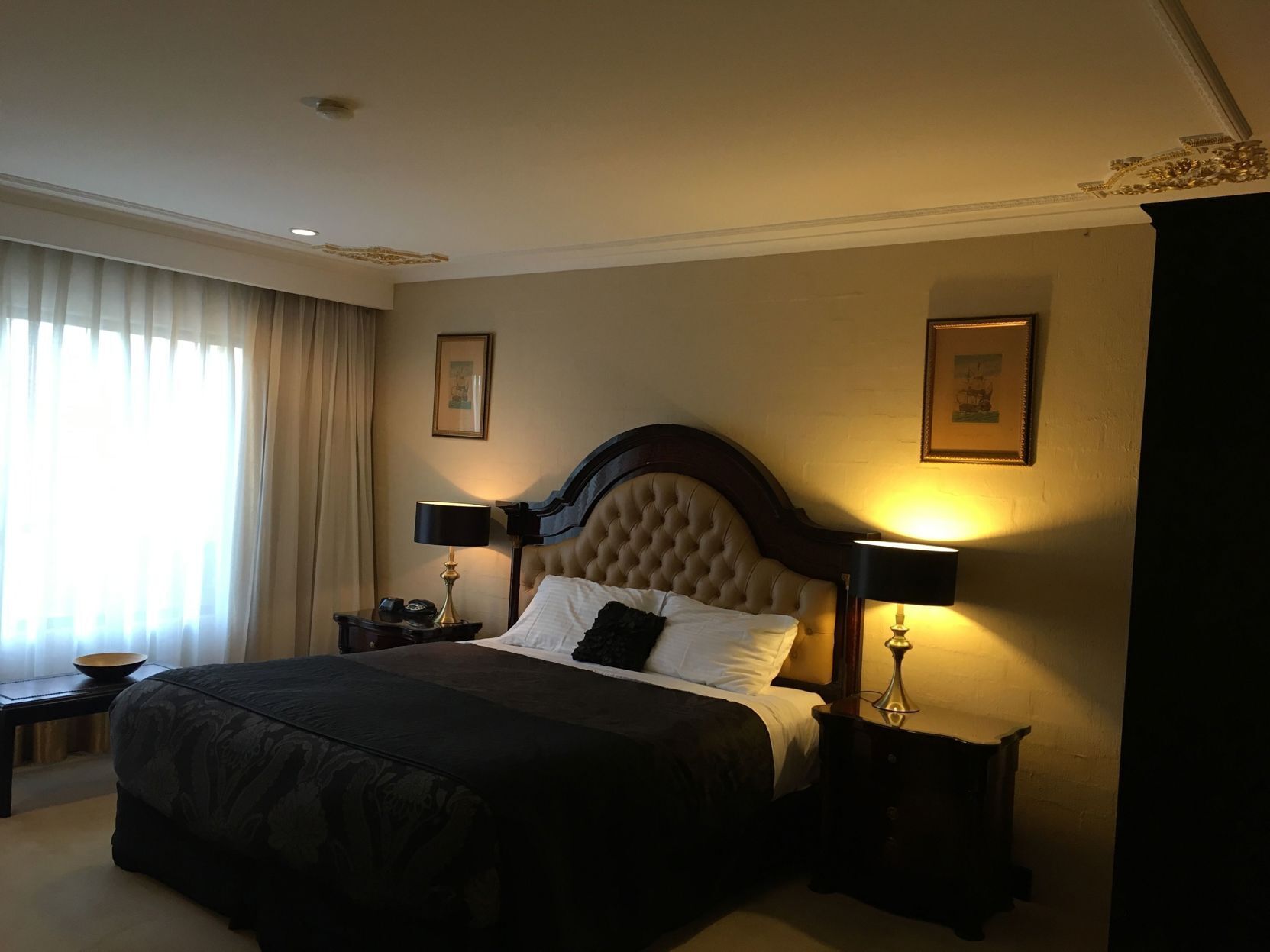 Egyptian cotton sheets, premium bedding, pillow-top beds, minibar
