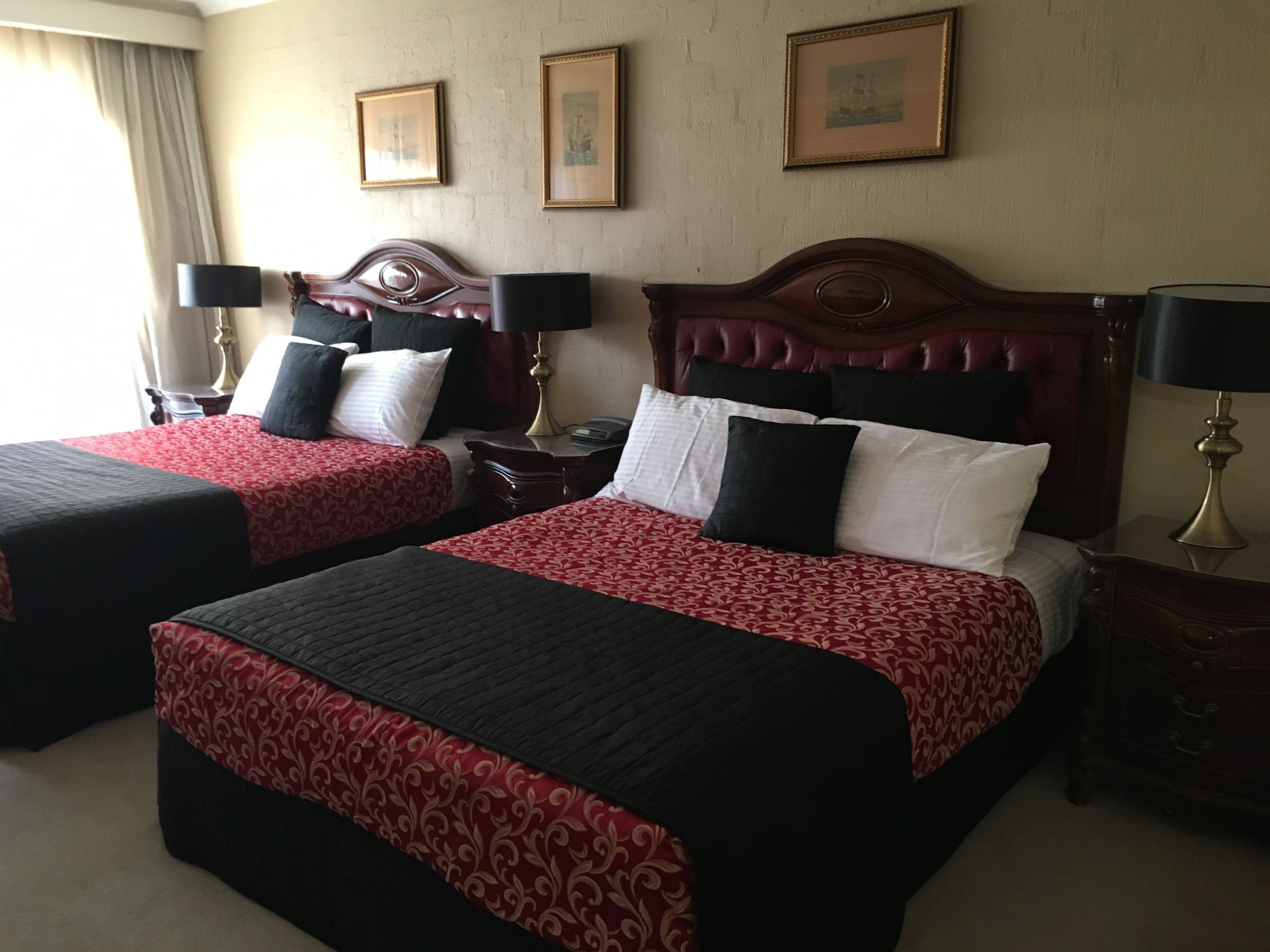 Egyptian cotton sheets, premium bedding, pillowtop beds, minibar