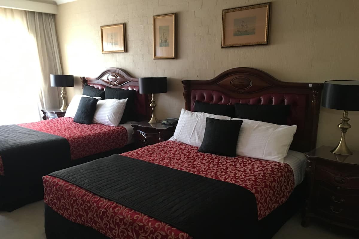 Egyptian cotton sheets, premium bedding, pillowtop beds, minibar