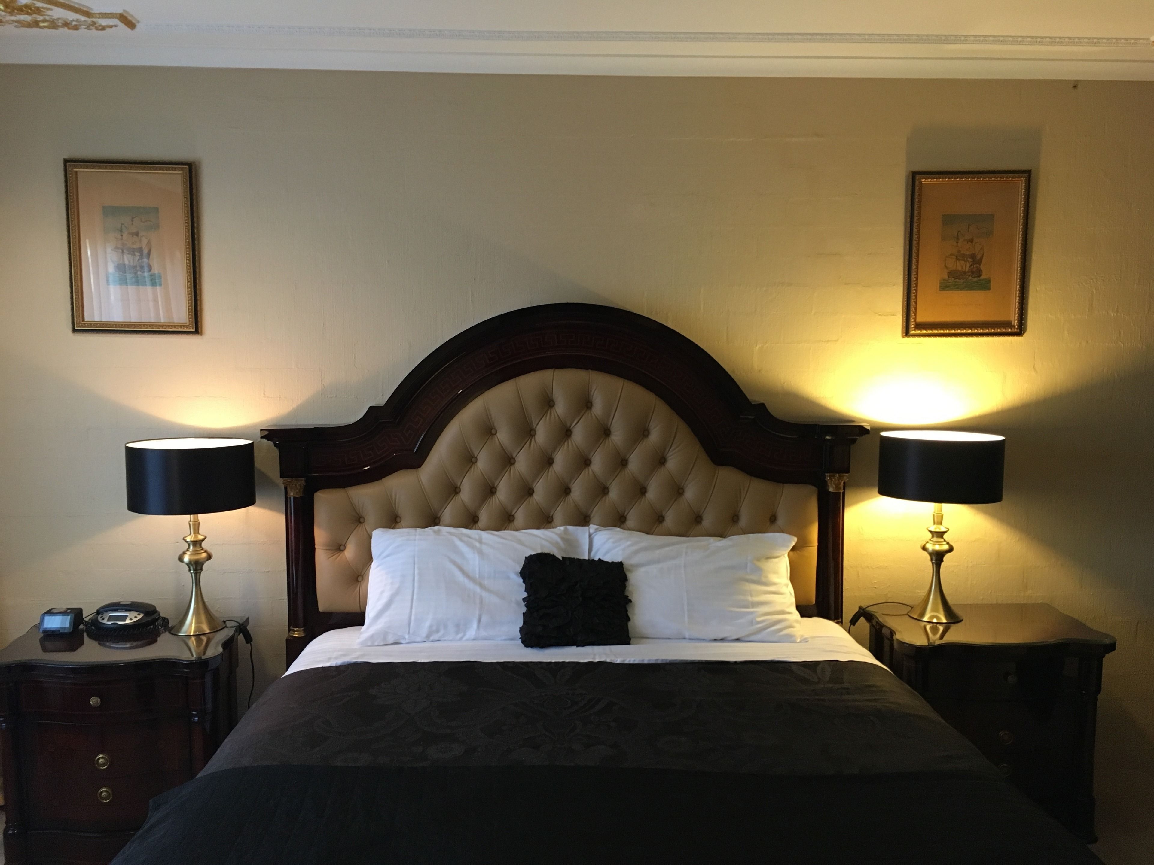 Egyptian cotton sheets, premium bedding, pillowtop beds, minibar