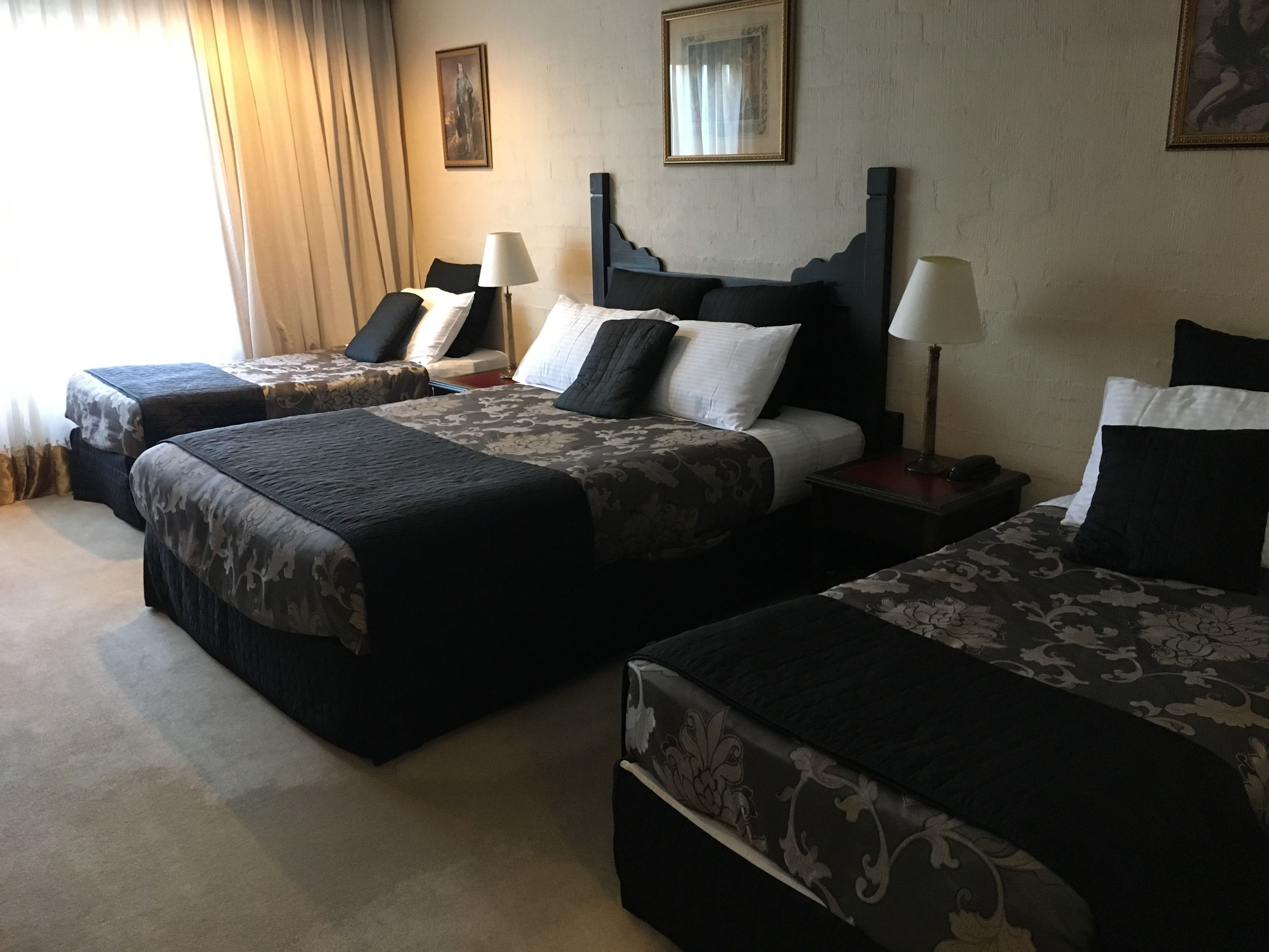 Egyptian cotton sheets, premium bedding, pillowtop beds, minibar