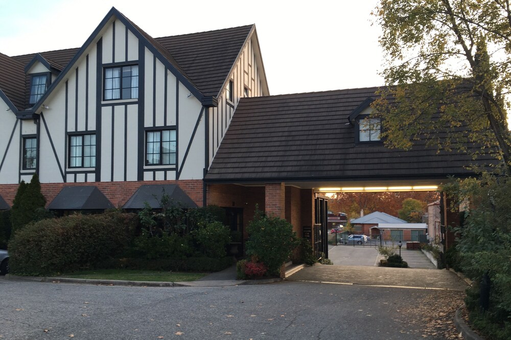 Albury Manor House