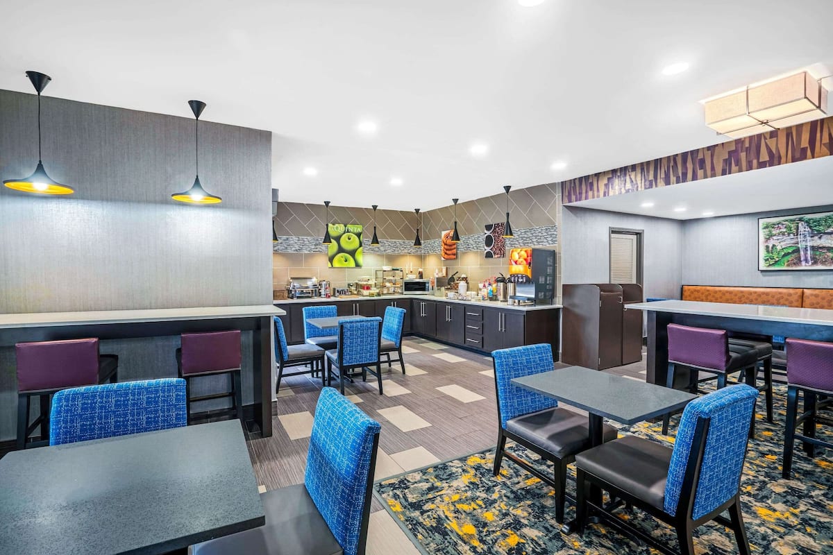 free daily on-the-go breakfast