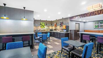 Tägliches inbegriffenes Frühstück zum Mitnehmen