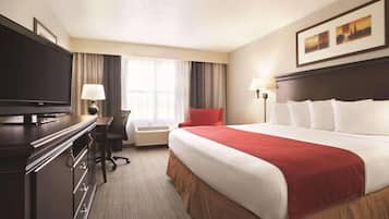 Habitación, 1 cama King size, para no fumadores | Ropa de cama de alta calidad, escritorio y insonorización