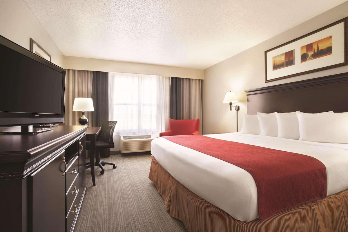 Premium bedding, desk, soundproofing, iron/ironing board