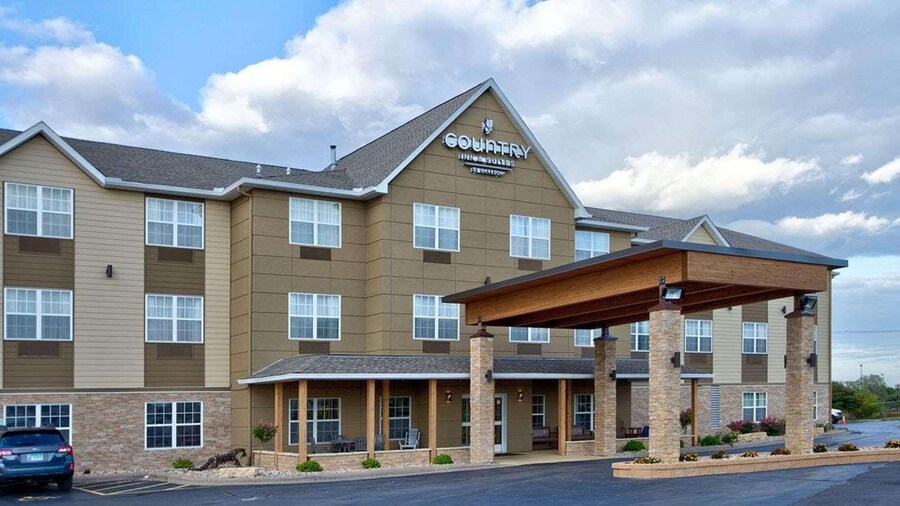 Country Inn & Suites by Radisson, Moline Airport