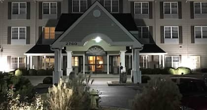 Country Inn & Suites by Radisson, Salina, KS