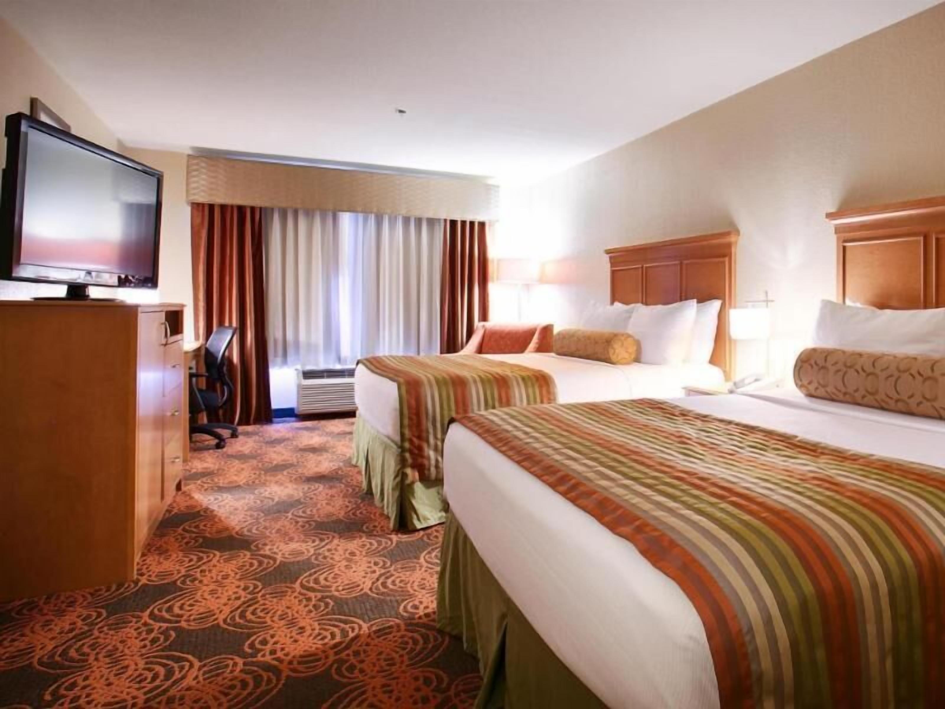 In-room safe, desk, laptop workspace, iron/ironing board