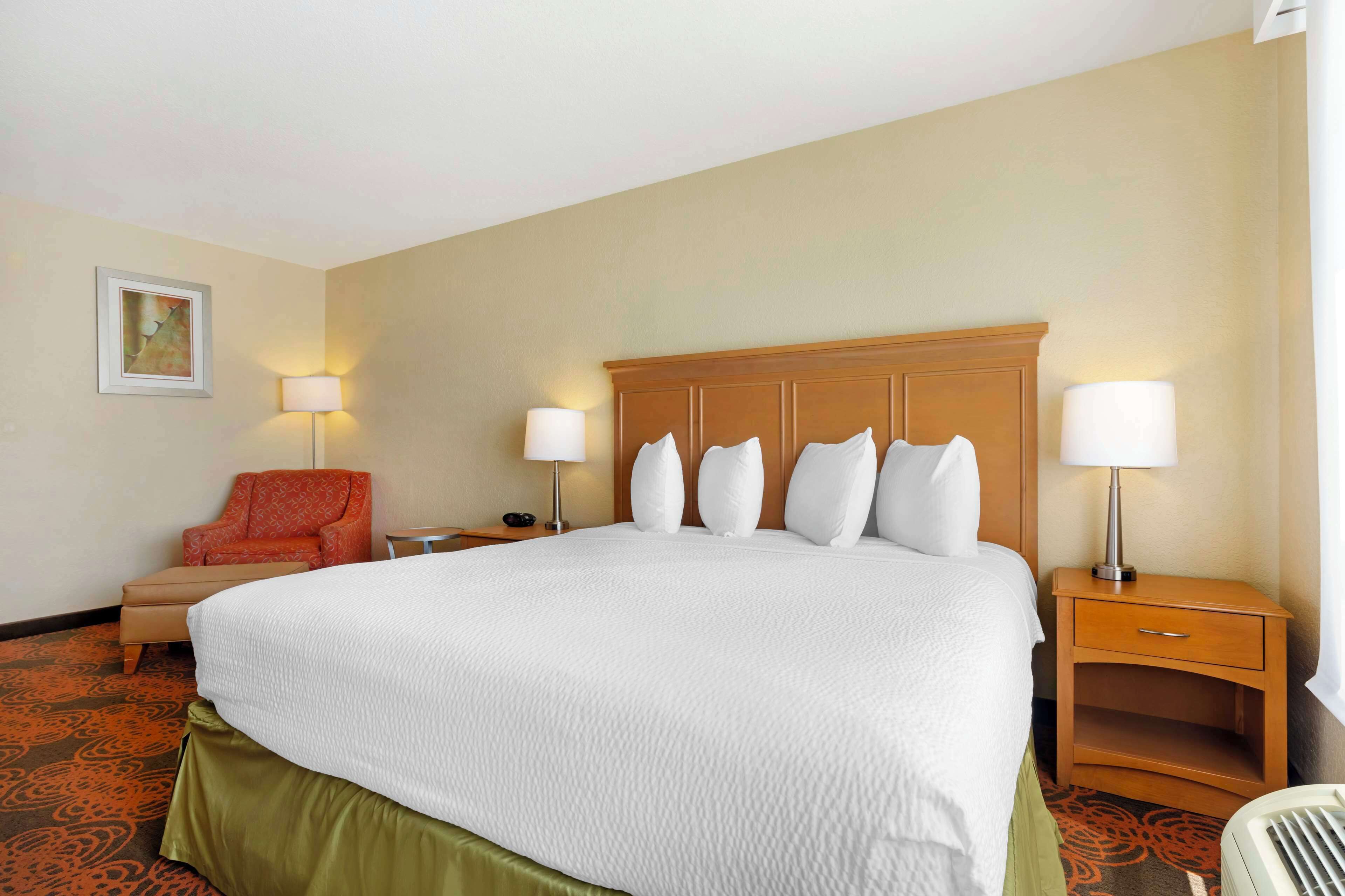 Caja de seguridad en la habitación y escritorio 