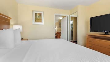 Suite, 1 King Bed, Non Smoking, Refrigerator & Microwave (with Sofabed) | In-room safe, desk, laptop workspace, iron/ironing board