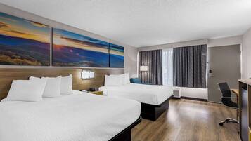 Tirai kedap cahaya, setrika/meja setrika, dan tempat tidur bayi gratis