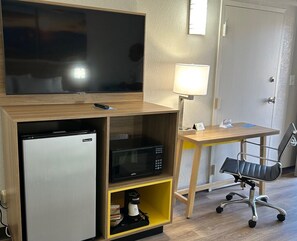 遮光布/窗簾、熨斗/熨衣板、免費搖籃/嬰兒床、折疊床/加床