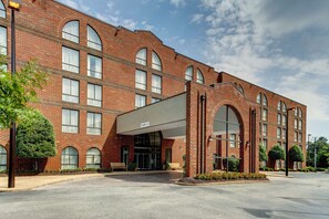 Exterior - Embassy Suites Williamsburg (Williamsburg)