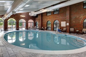 Indoor pool, sun loungers