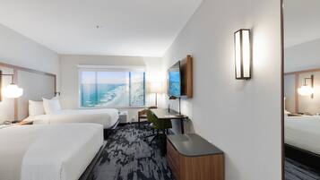 Room, 2 Queen Beds, Partial Ocean View