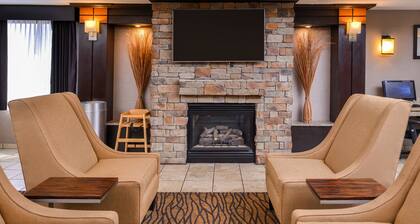 Holiday Inn Express & Suites Topeka West I-70 Wanamaker by IHG