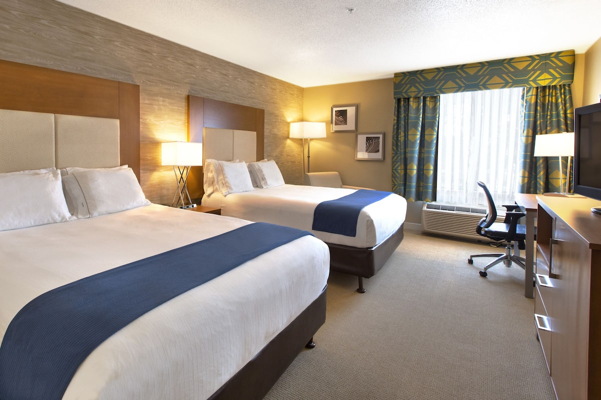 In-room safe, individually decorated, individually furnished, desk