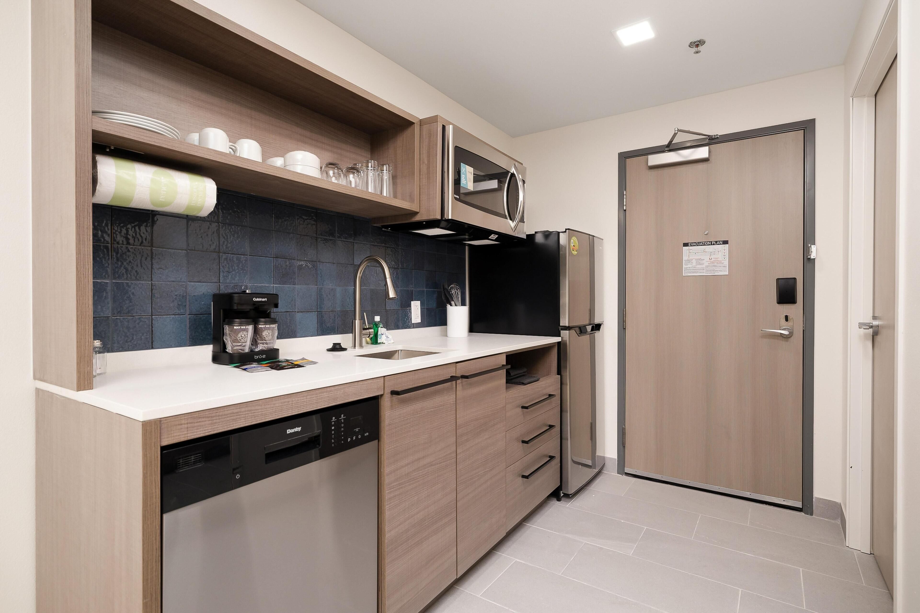 Frigorifero, microonde, macchina per tè/caffè