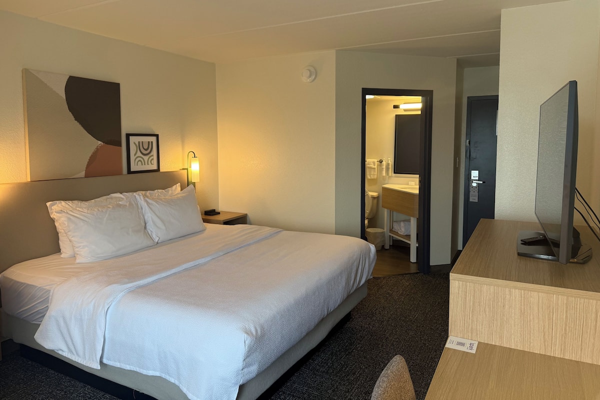 Down duvets, Select Comfort beds, in-room safe, laptop workspace
