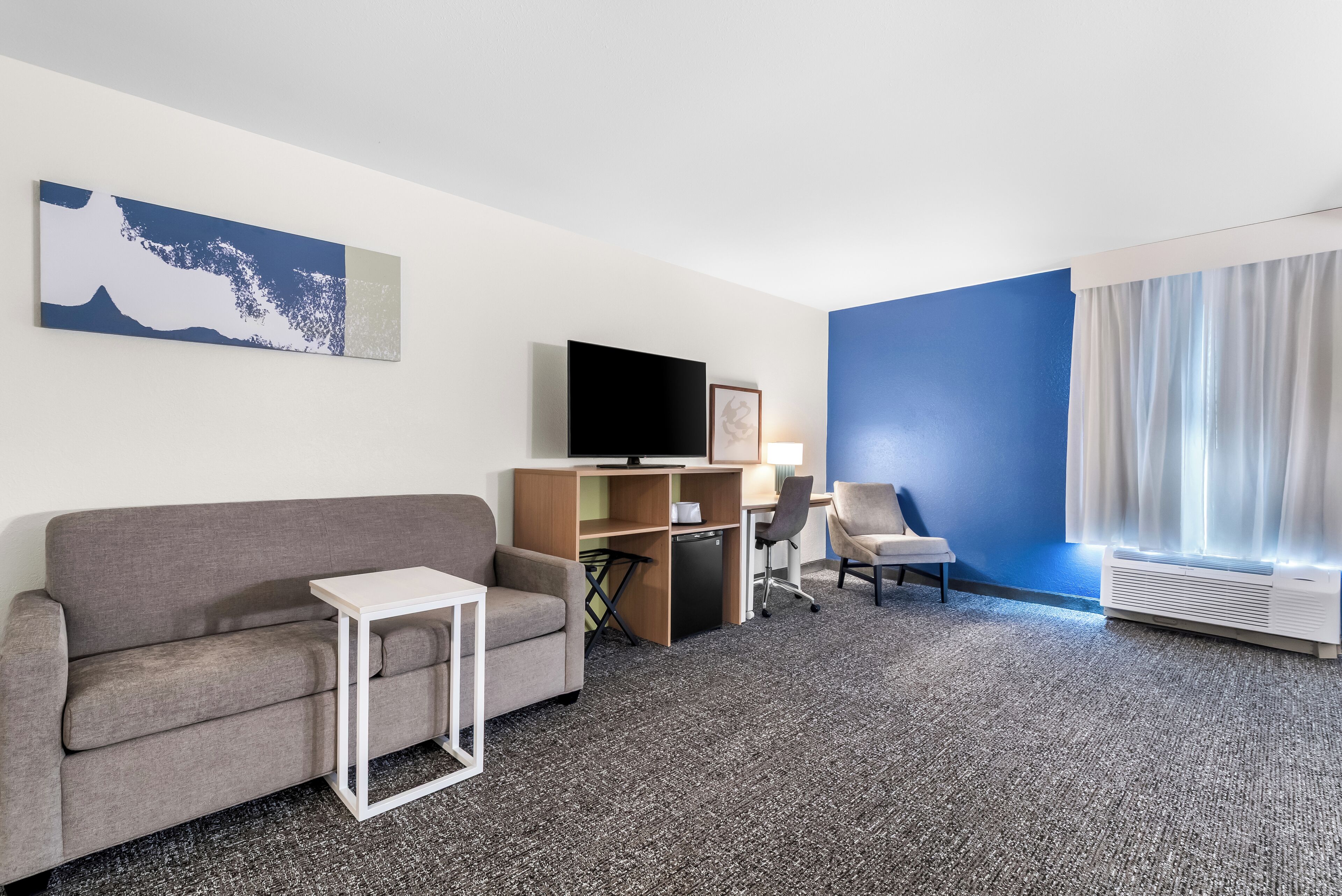 スタジオ クイーンベッド 2 台 | 羽毛の掛け布団、セレクト コンフォート製ベッド、セーフティボックス (室内)、ノートパソコン用作業スペース