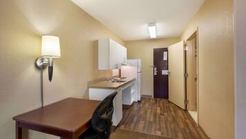 Studio, 1 Queen Bed, Accessible, Non Smoking | Pillow-top beds, desk, laptop workspace, blackout curtains