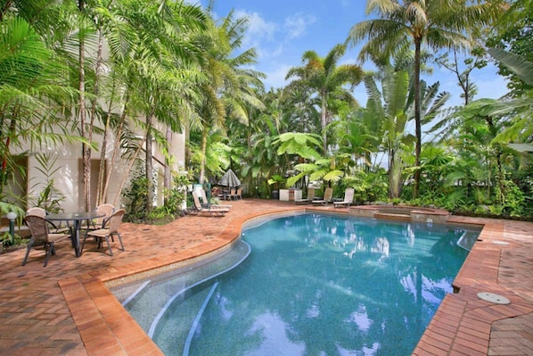 Outdoor pool, sun loungers