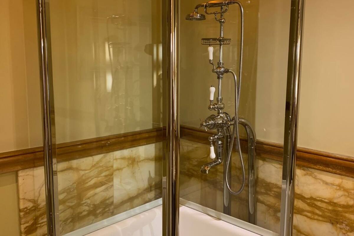 classic room, 1 king bed (mansion) | bathroom | separate bathtub and shower, deep-soaking bathtub, rainfall showerhead