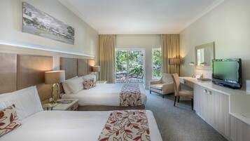 Lakeview Twin Room | Premium bedding, in-room safe, desk, laptop workspace