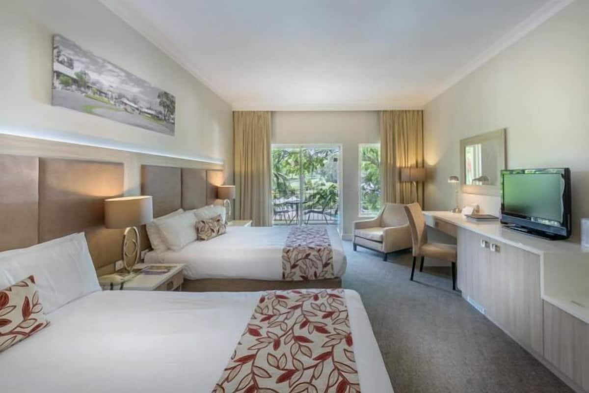 1 bedroom, premium bedding, in-room safe, desk