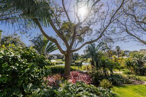 King Suite | Courtyard view - Joondalup Resort (Connolly)