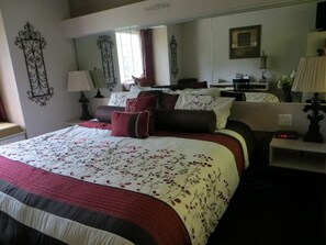 In-room safe, desk, iron/ironing board, free WiFi