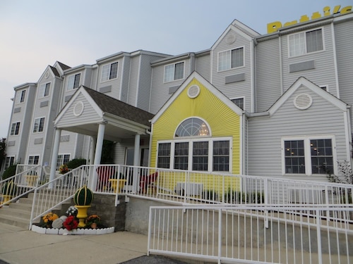 Patti's Inn & Suites