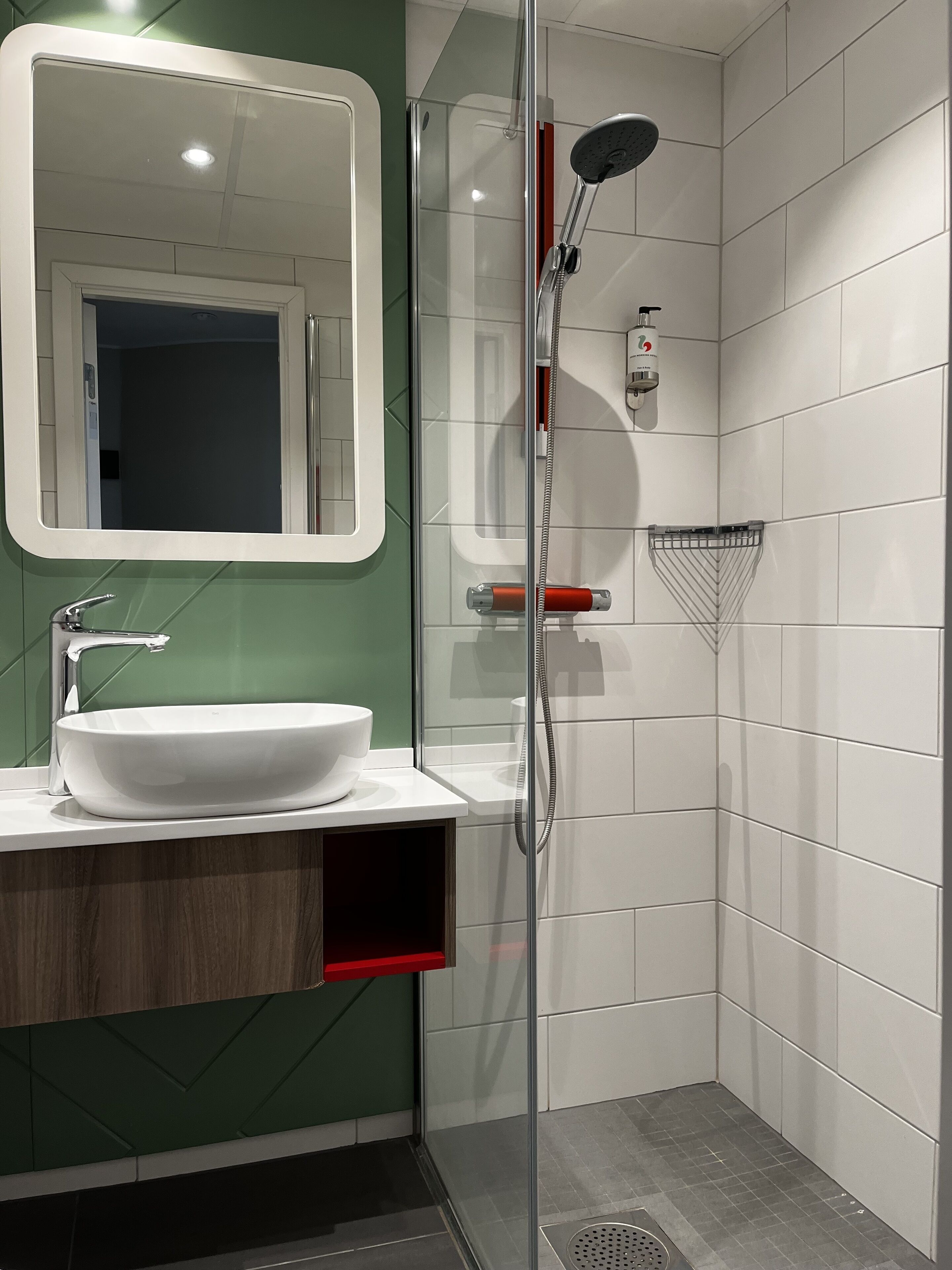 shower, rainfall showerhead, eco-friendly toiletries, hair dryer