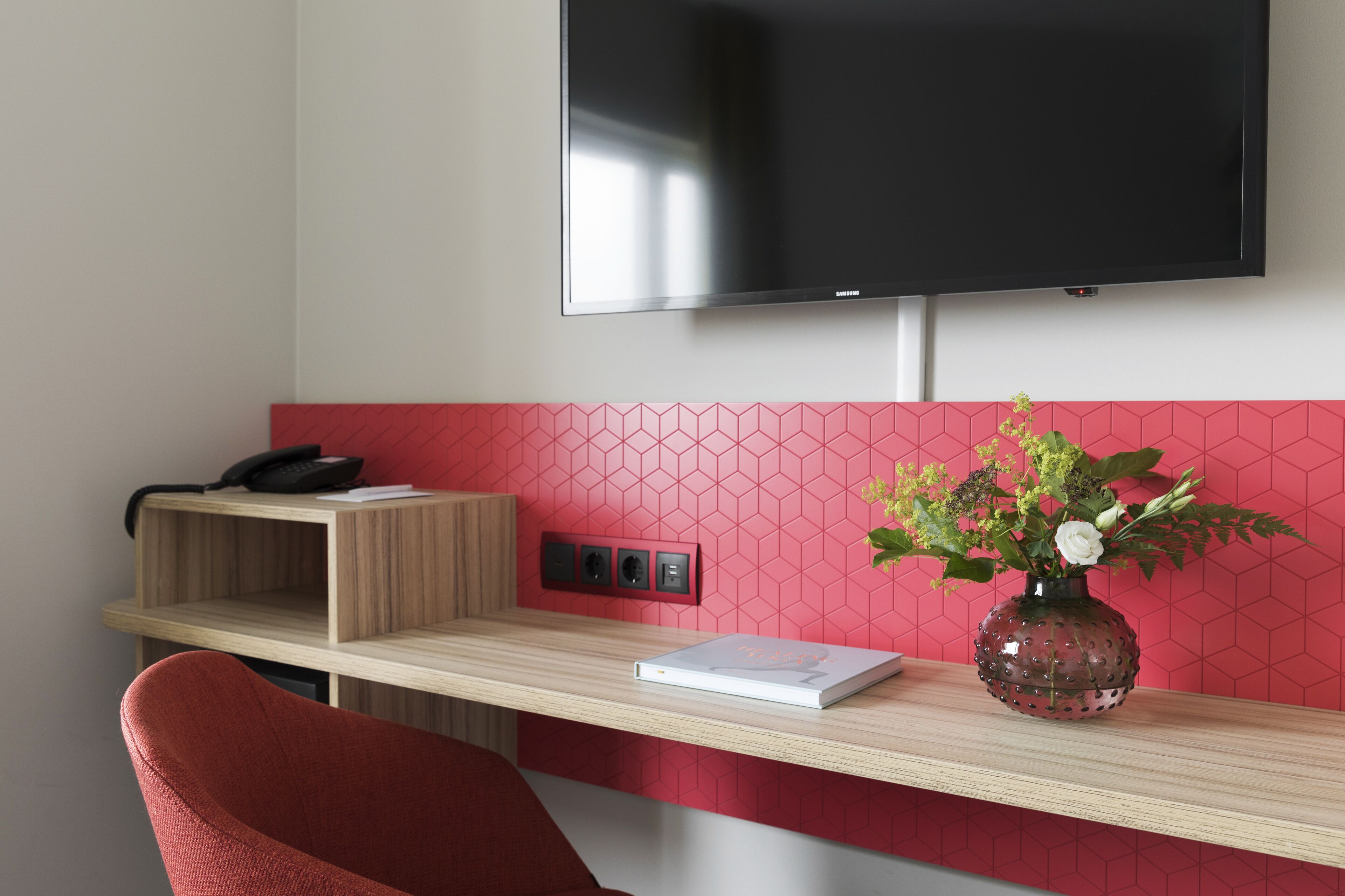 good morning twin room | 1 bedroom, in-room safe, desk, blackout curtains