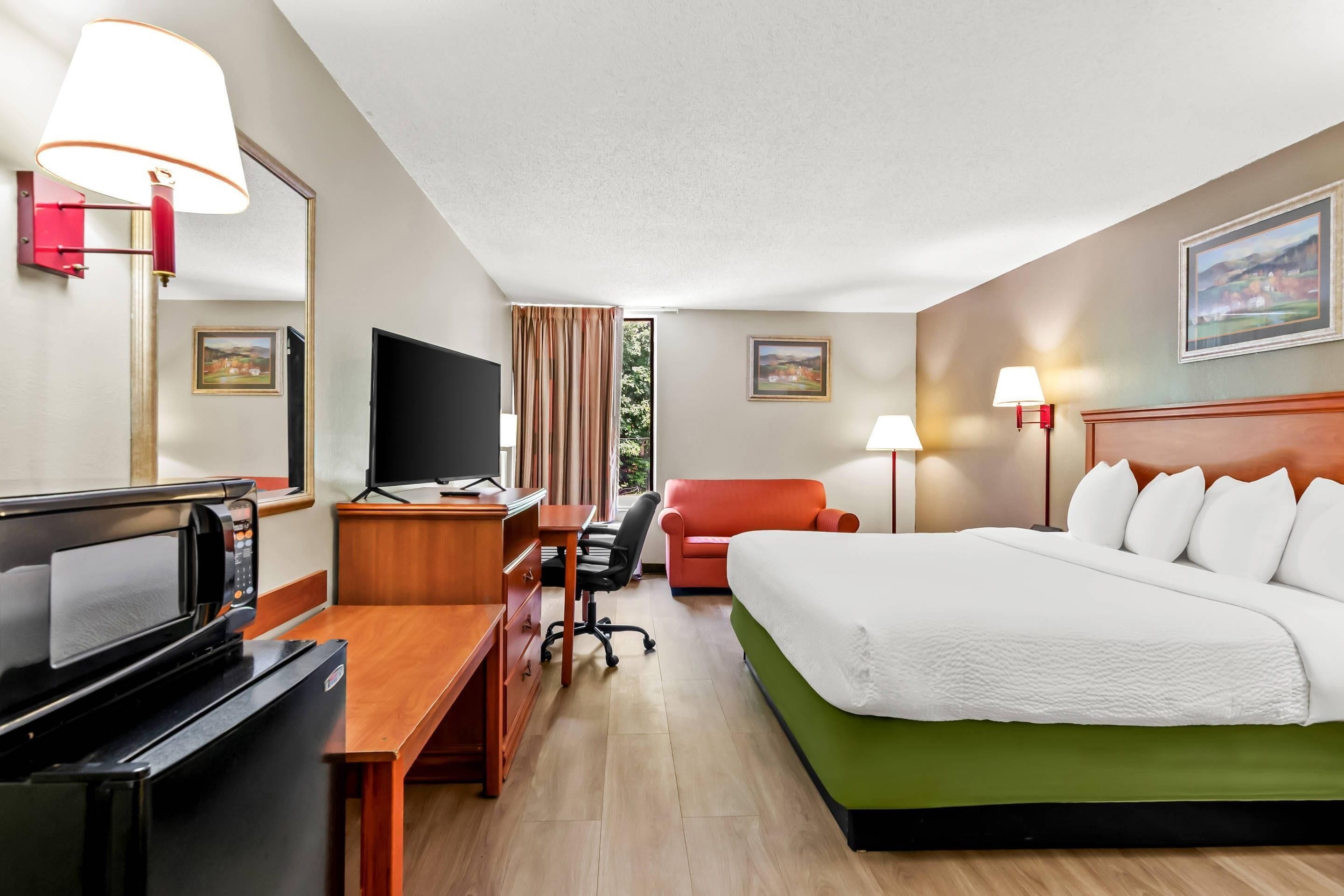 Desk, free WiFi, bed sheets