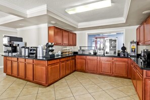 Free daily buffet breakfast - Econo Lodge Mt Hope - Beckley North (Mount Hope)