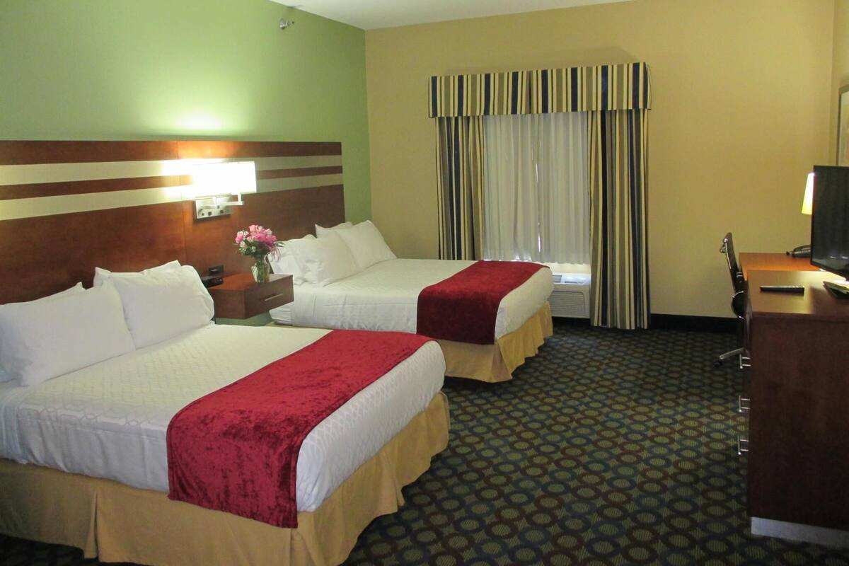 Desk, iron/ironing board, free WiFi, bed sheets