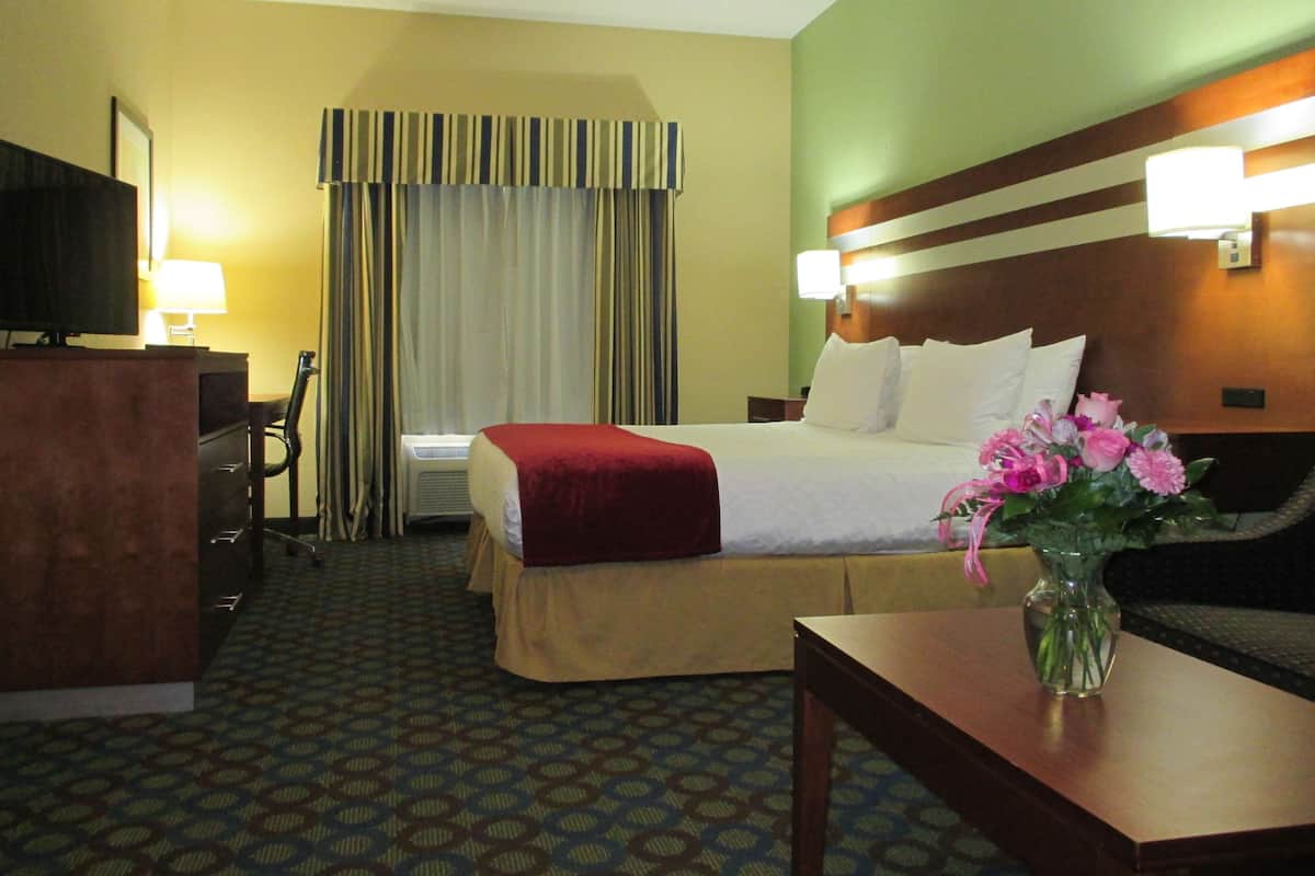 Desk, iron/ironing board, free WiFi, bed sheets
