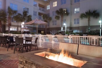 BBQ/picnic area at Residence Inn Charleston Riverview