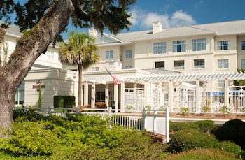 Hotel Exterior at Residence Inn Charleston Riverview