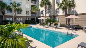 Outdoor pool, pool umbrellas, sun loungers