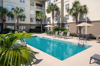 Pool amenities at Residence Inn Charleston Riverview