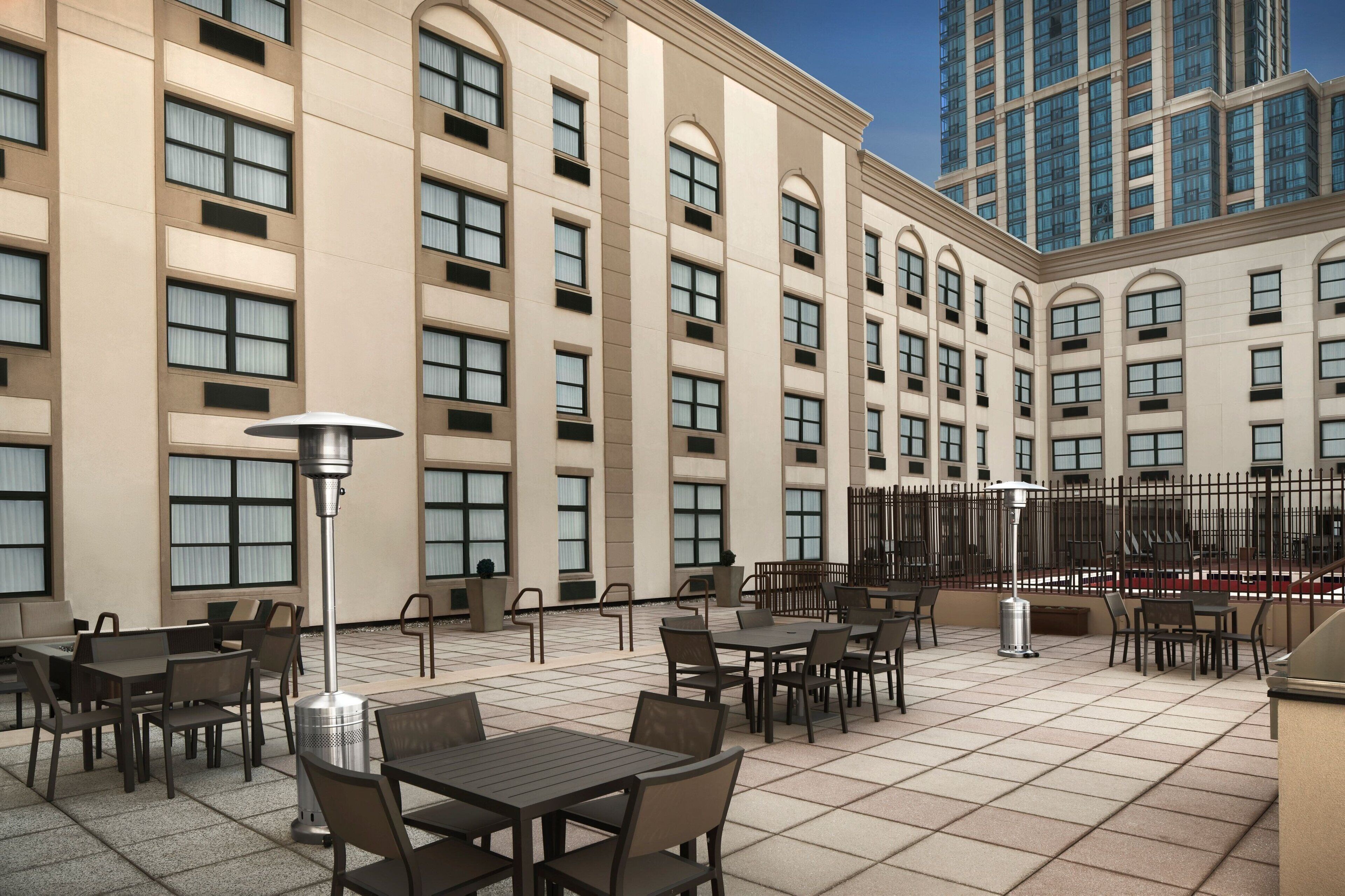 seasonal outdoor pool, open 9 am to 7:00 pm, pool loungers