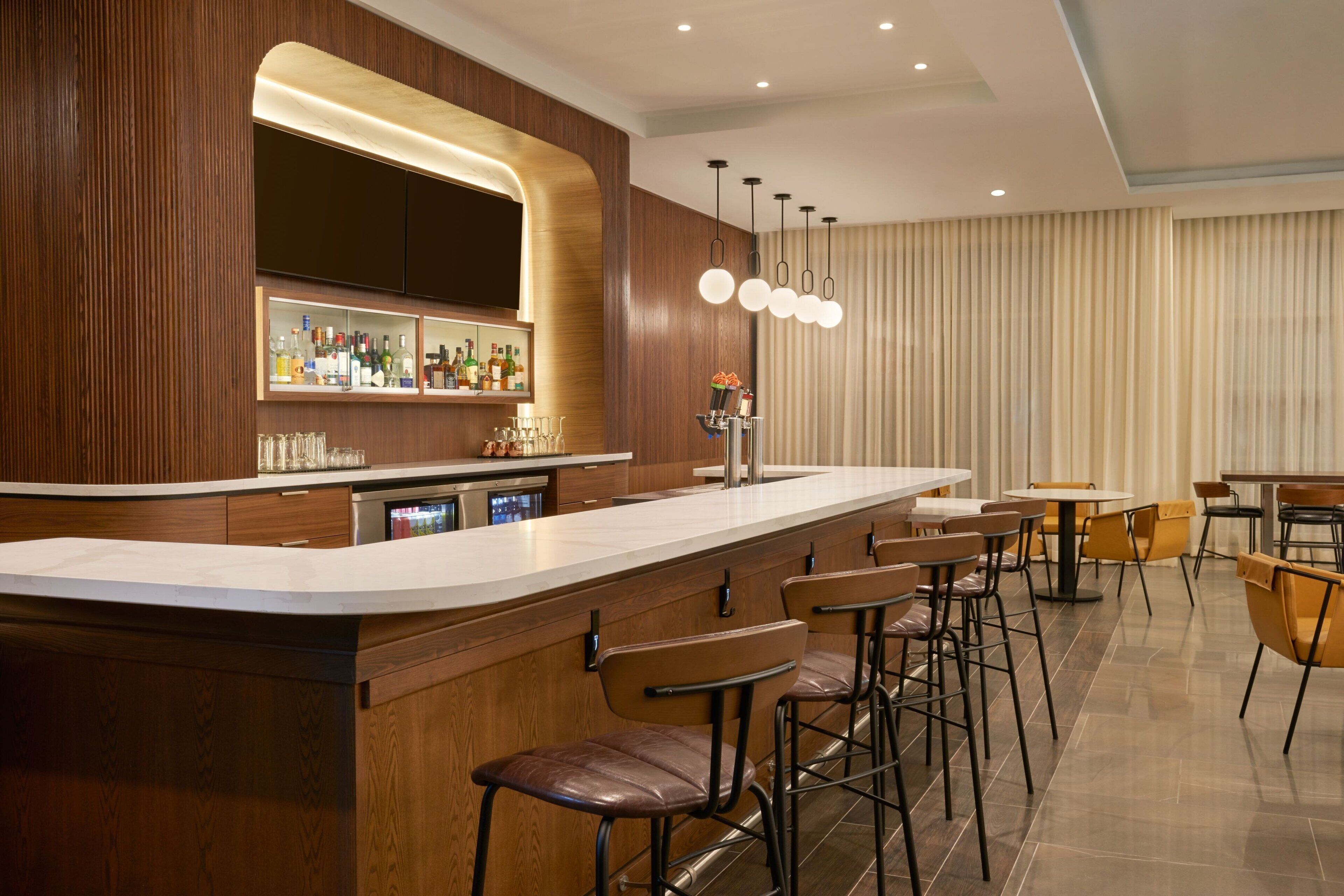 3 Bars/Lounges