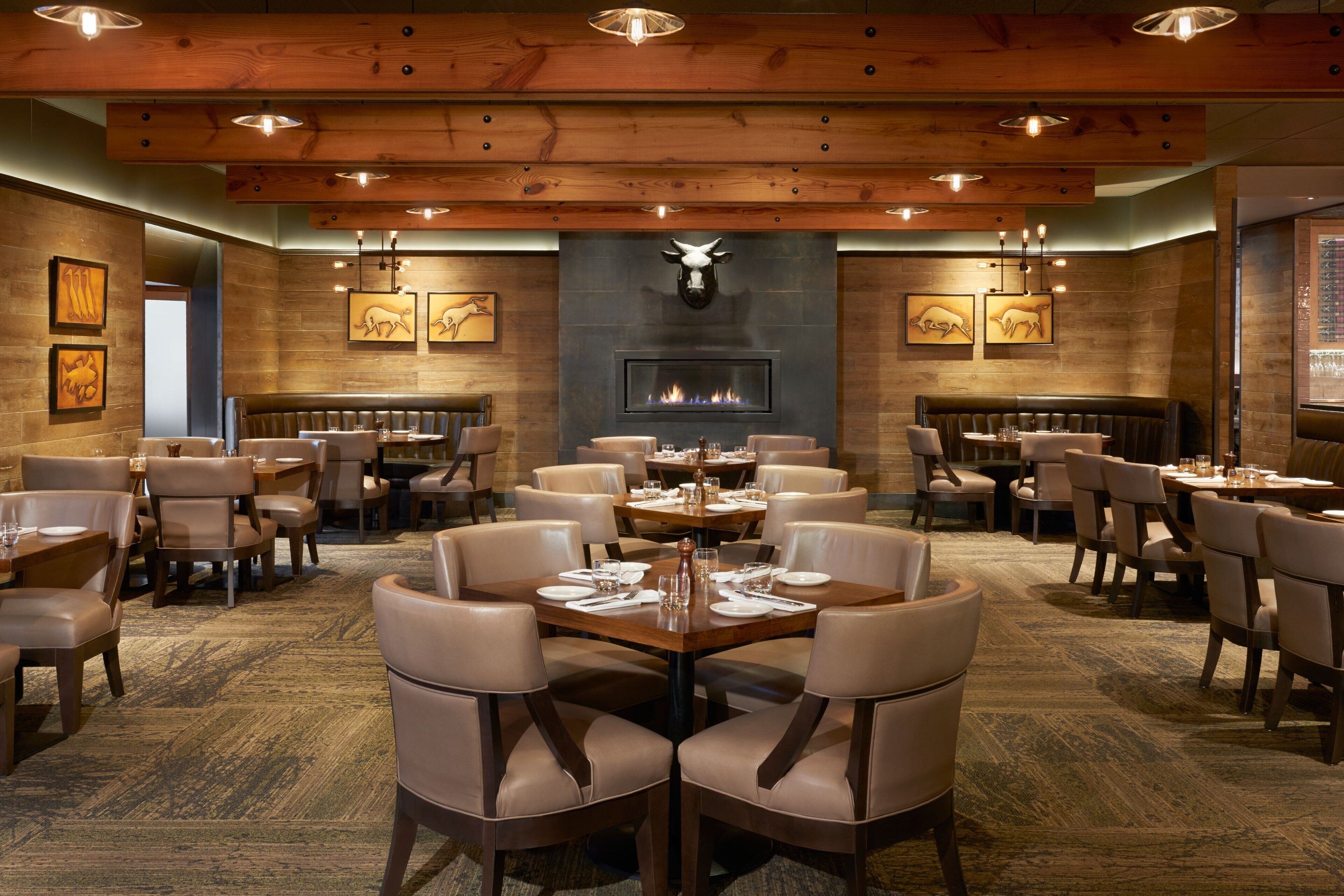 4 restaurants; breakfast, lunch, and dinner served