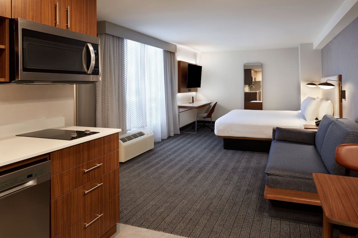 Studio, 1 King Bed with Sofa bed, Kitchen, City View (Corner) | 1 bedroom, desk, blackout drapes, iron/ironing board