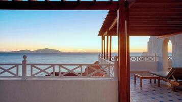 Colchones con pillow-top, minibar y caja de seguridad en la habitación