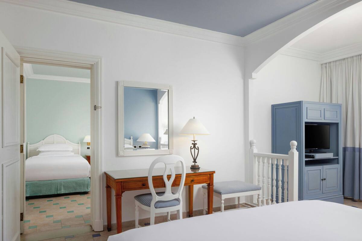 Family Room, Balcony, Sea View (High Floor)